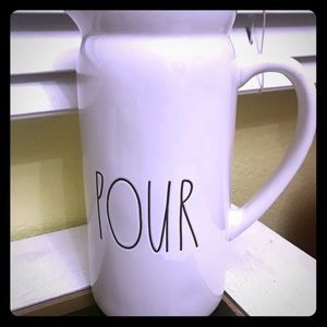 Rae Dunn pour pitcher LL